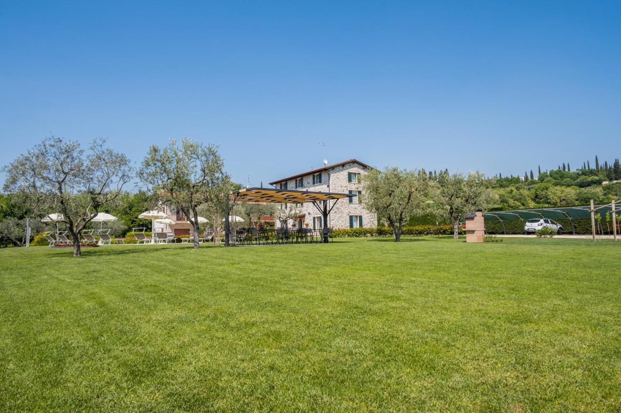 Agriturismo Le Ginestre Лацизе Екстер'єр фото